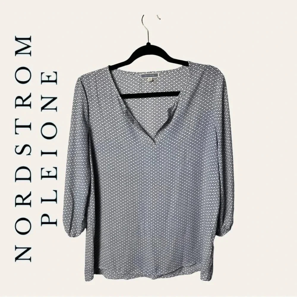 0973. NORDSTROM PLEIONE 3/4 SLEEVE‎ BLOUSE V NECKLINE SHEER SIZE SMALL